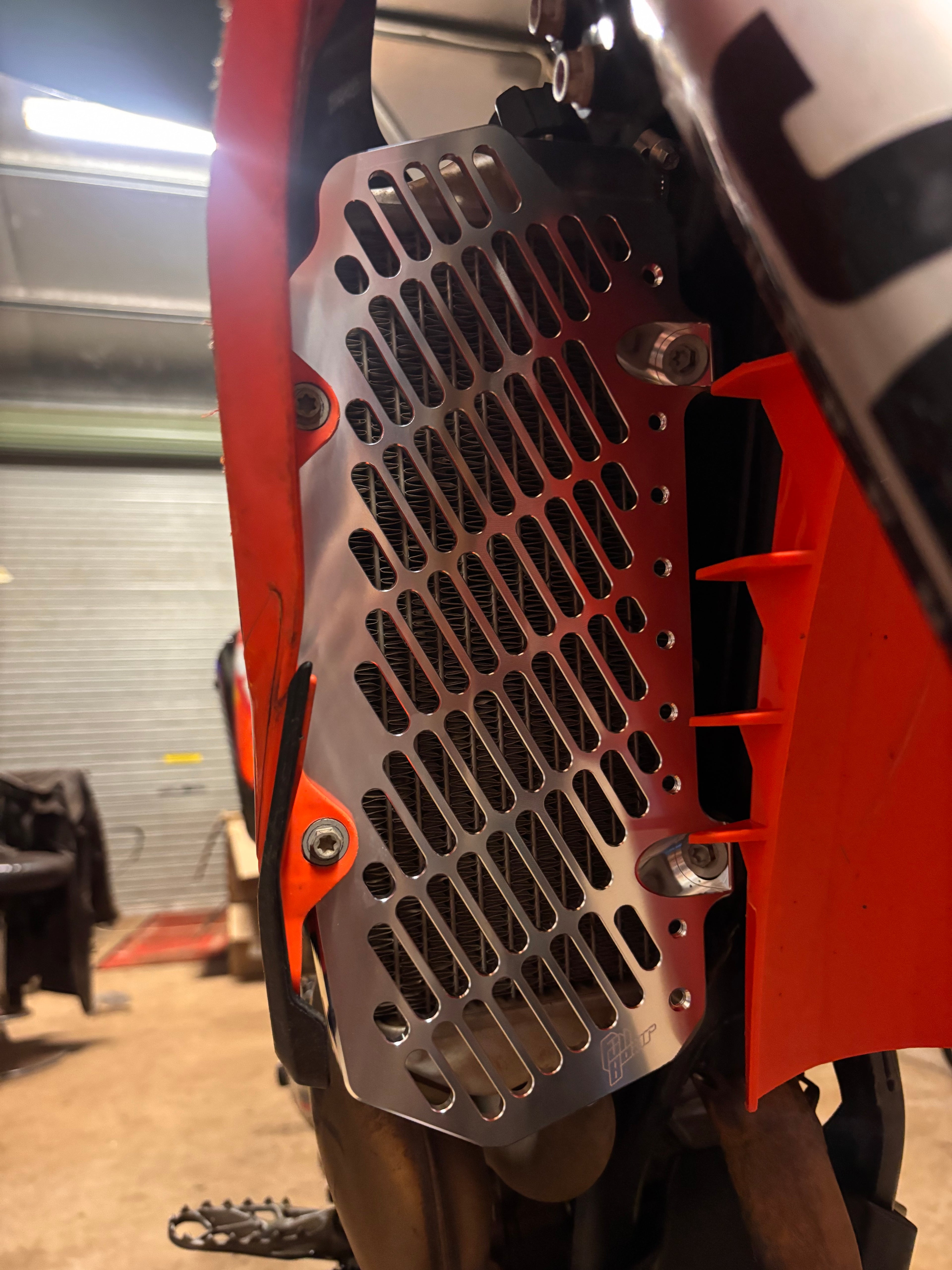 RADIATOR GUARD - KTM/HUSQ/GASGAS 23-26