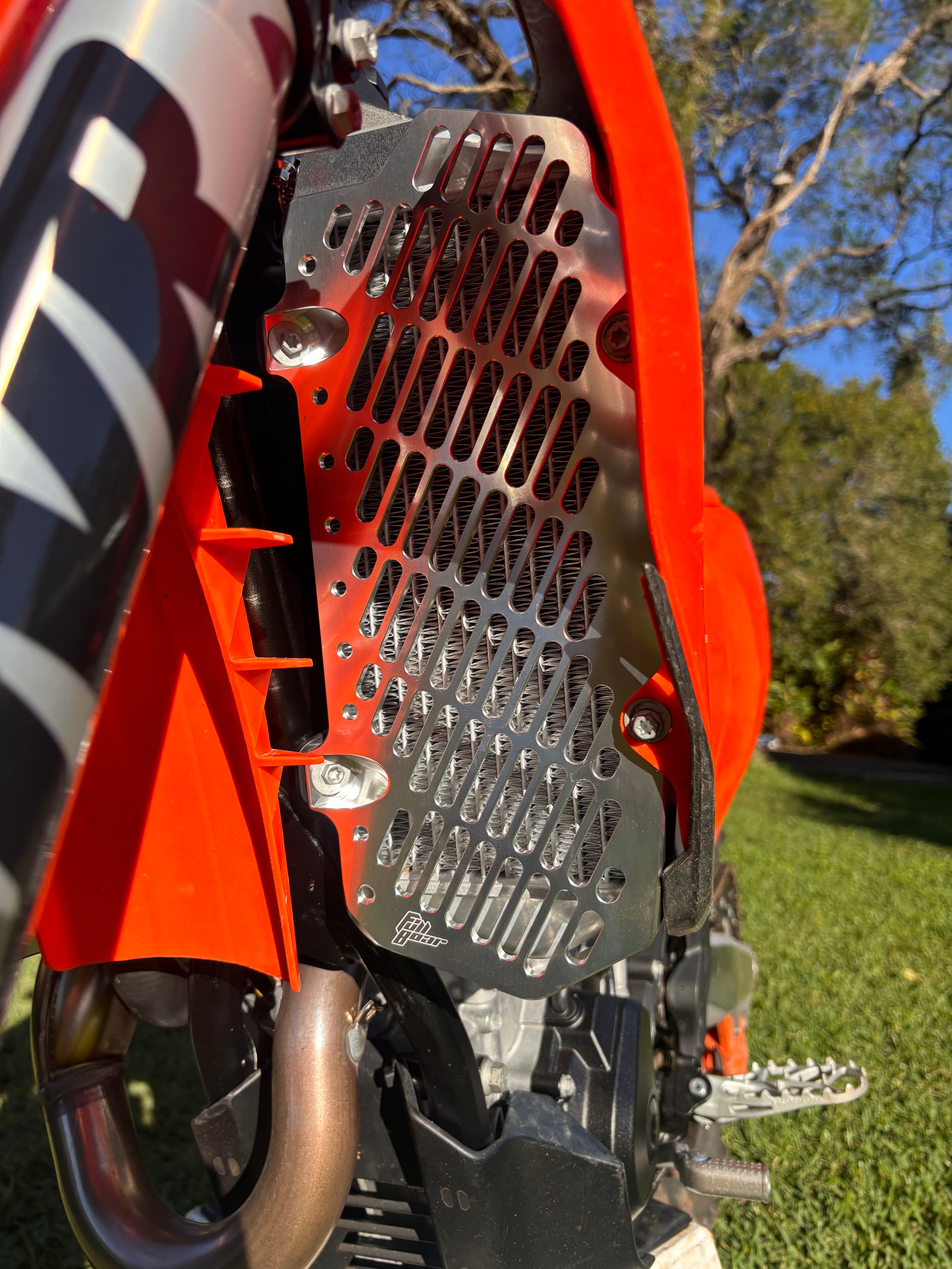 RADIATOR GUARD - KTM/HUSQ/GASGAS 23-26