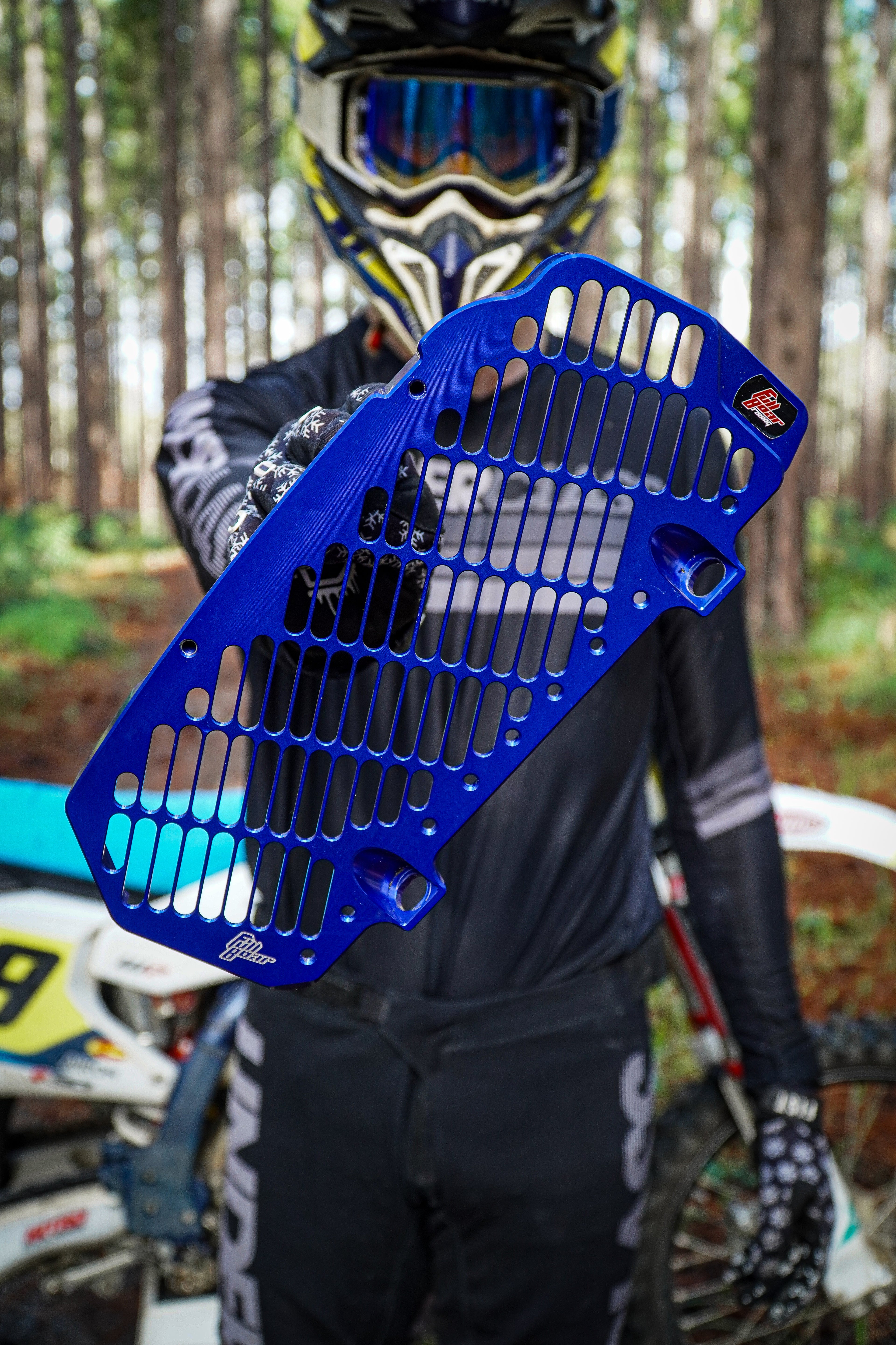 RADIATOR GUARD - KTM/HUSQ/GASGAS 23-25